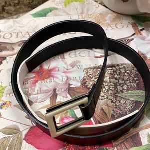 Made in Italy Leather Albatross enamel buckle white & black Large EUC